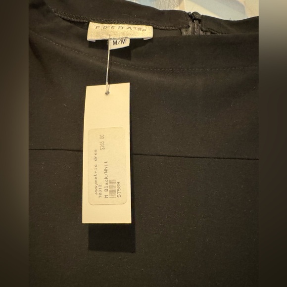 Fredas’s black jersey cocktail gown in a M -New With Tags. - Picture 4 of 4